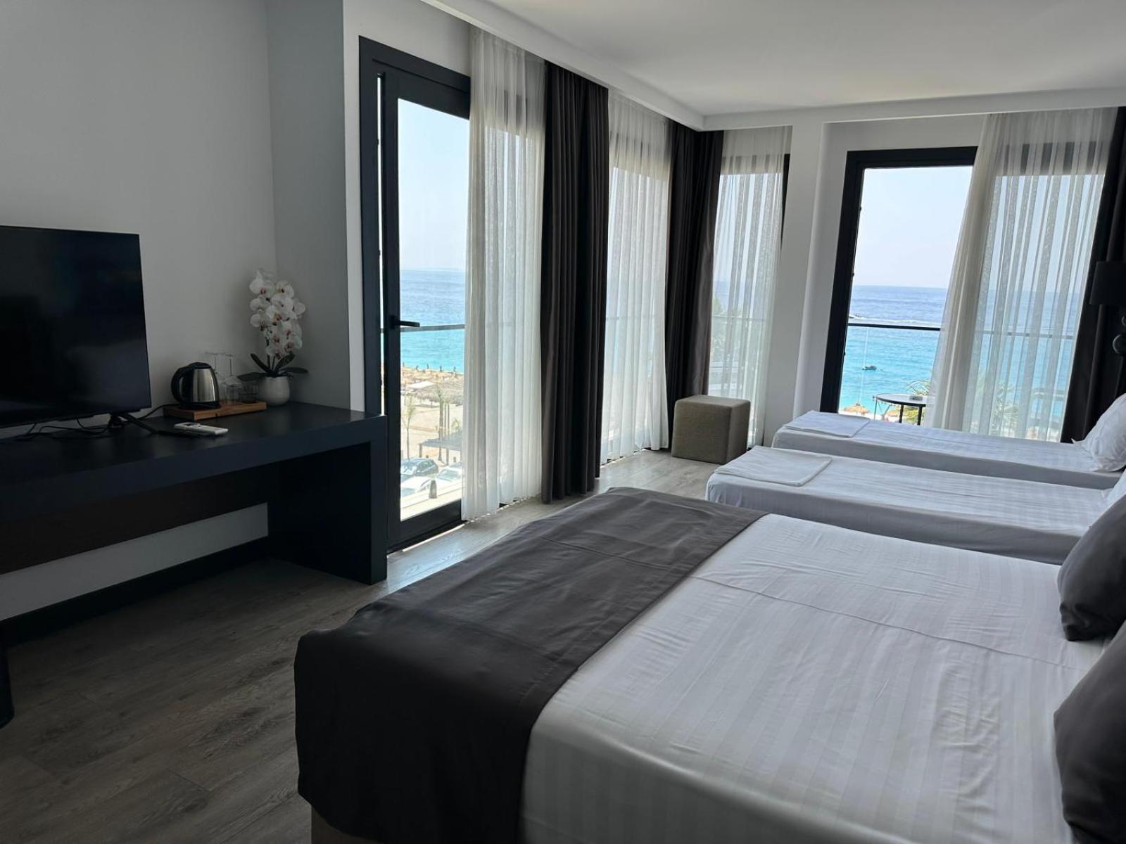 Palladium Hotel- Private Included Guest house Dhermi