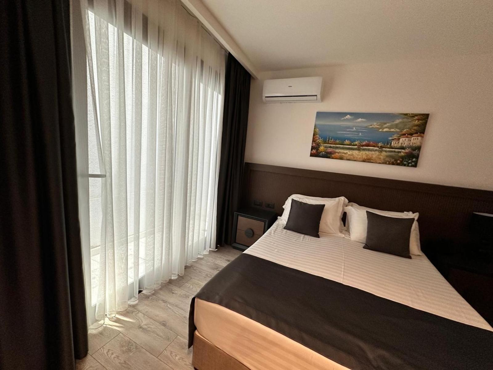 Palladium Hotel- Private Included