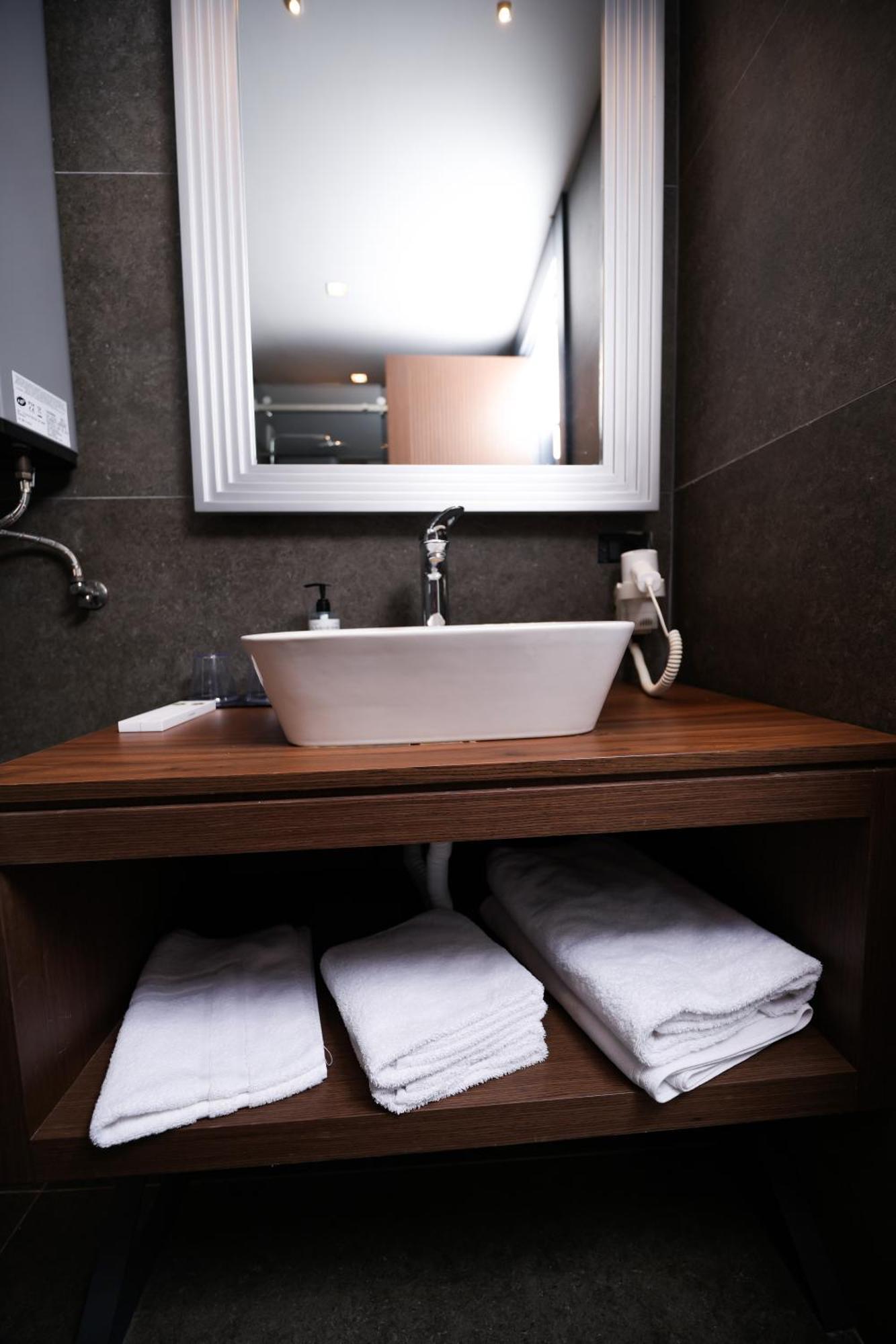 Palladium Hotel- Private Included Guest house *